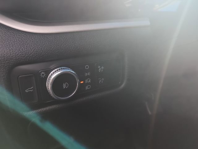 Used 2021 Ford Explorer XLT w/ Equipment Group 202A image 37