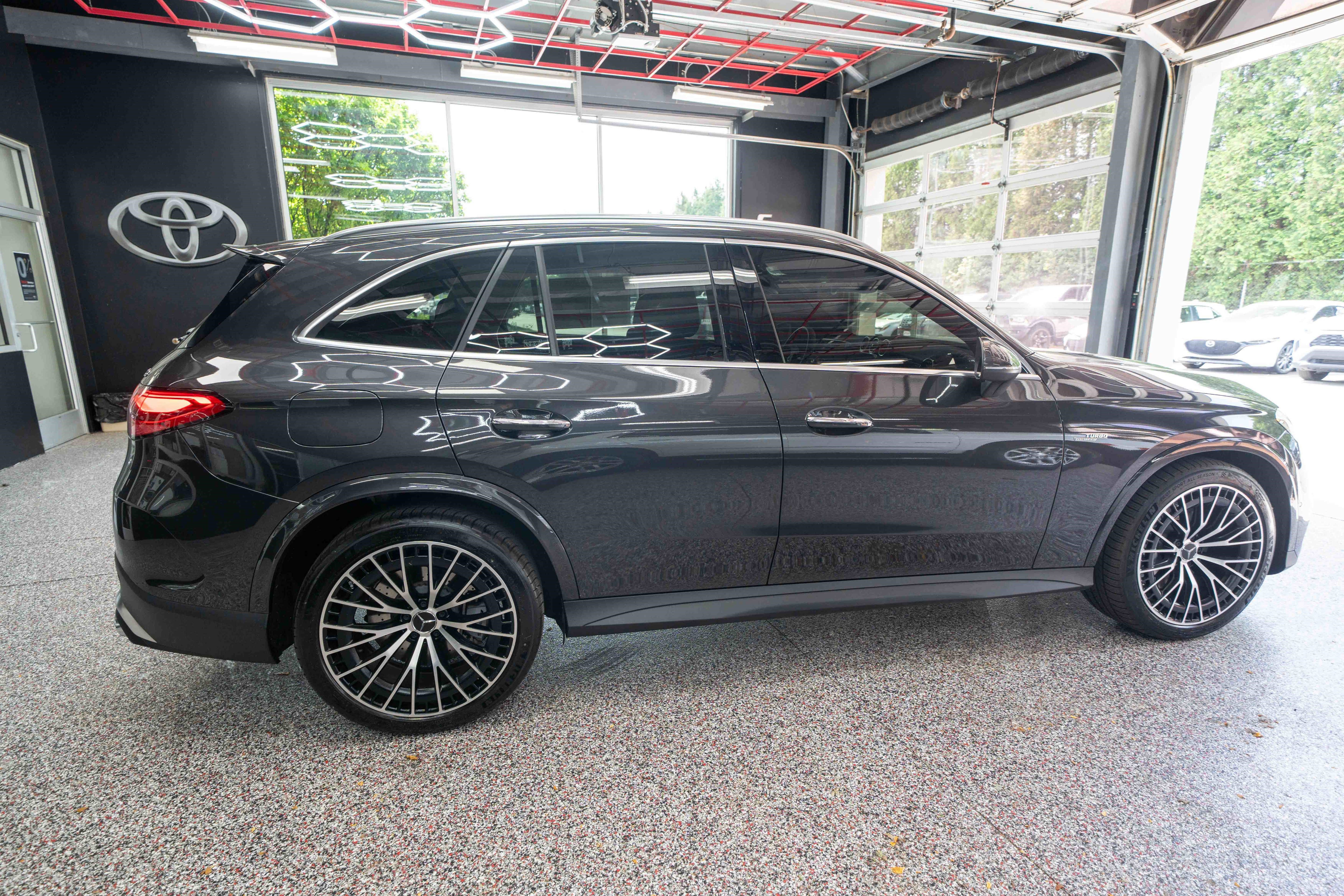 Used 2025 Mercedes-Benz GLC 43 AMG 4MATIC image 4