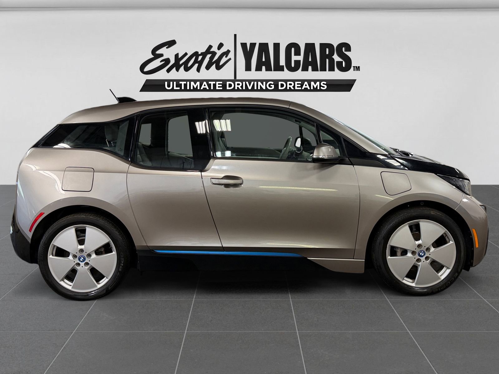 Used 2014 BMW i3 w/ Range Extender RWD image 6