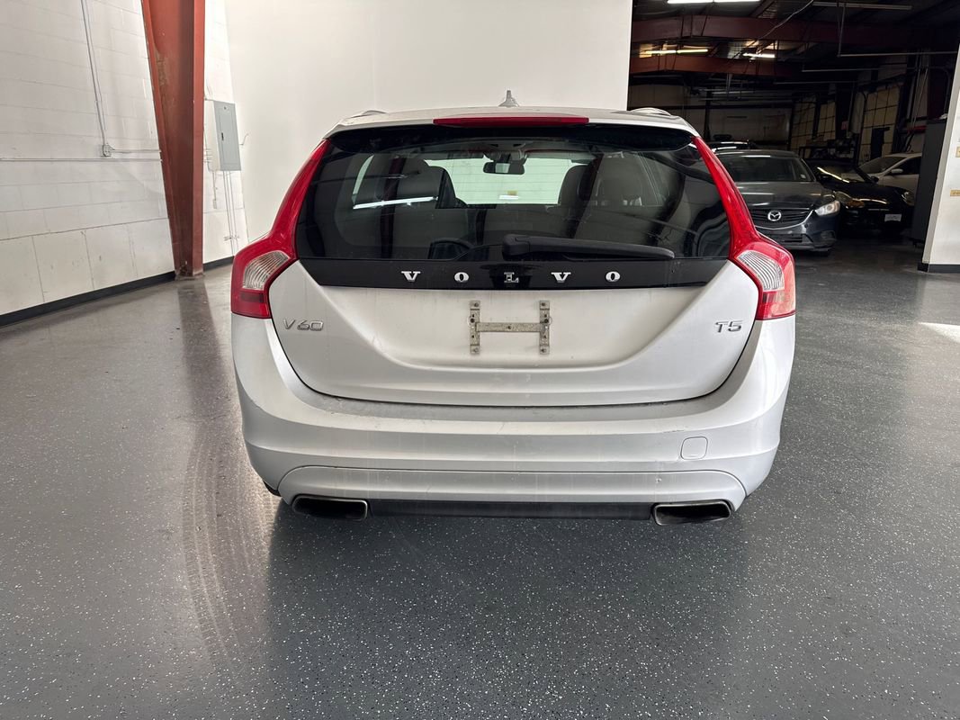 Used 2015 Volvo V60 T5 Premier image 5