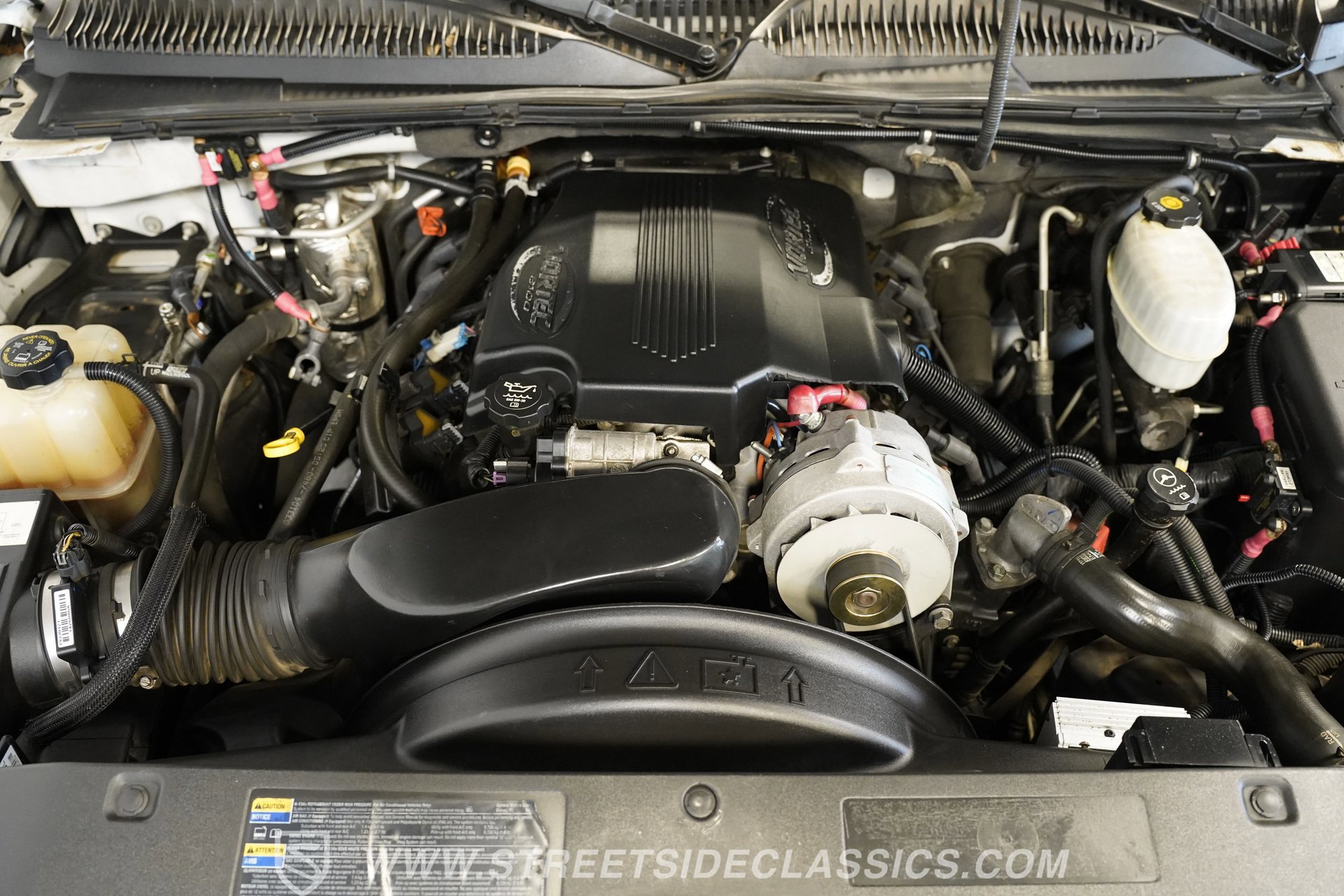 Used 2004 Chevrolet Suburban 2500 AWD/4WD image 4