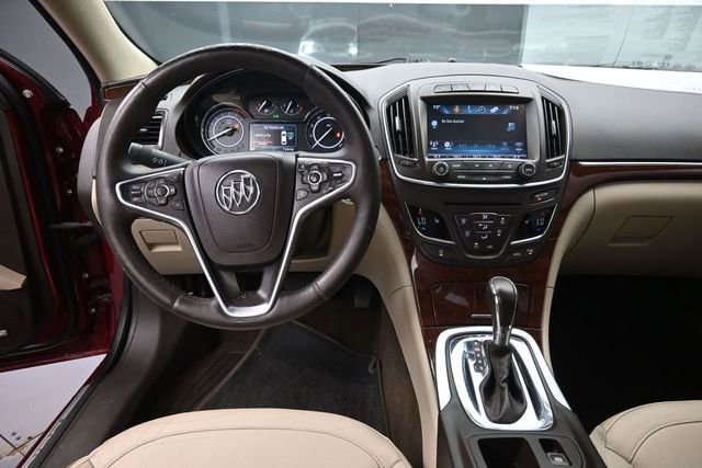 Used 2017 Buick Regal Premium w/ Driver Confidence Package #2 FWD image 11