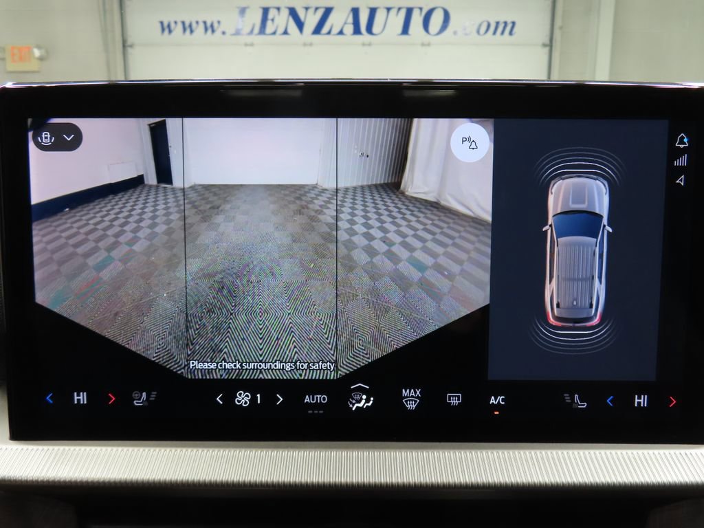 Used 2025 Ford Explorer Platinum w/ Ultimate Package image 19