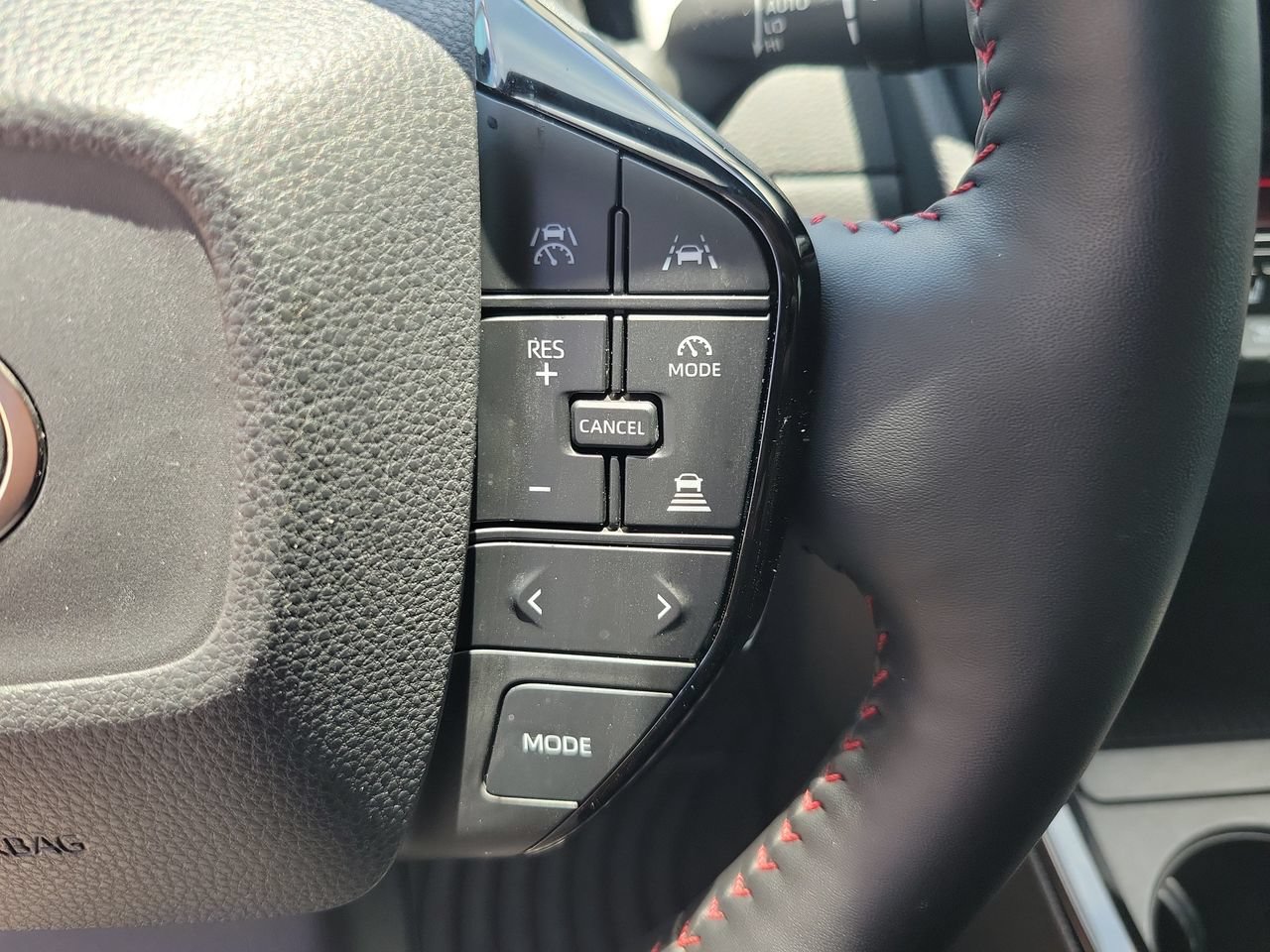 Used 2025 Toyota Prius Plug-In Hybrid FWD image 20