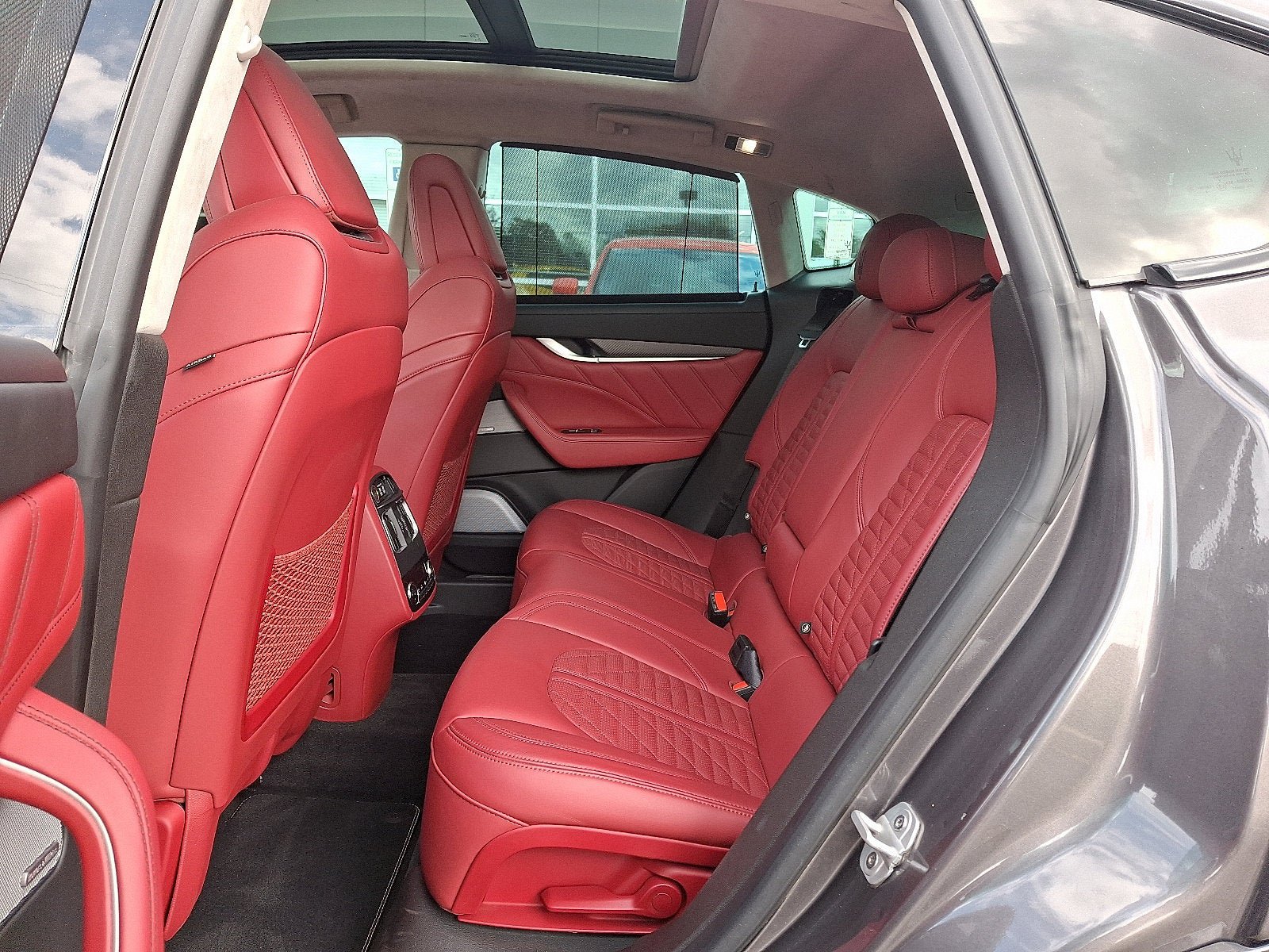 Used 2019 Maserati Levante Trofeo AWD/4WD image 10