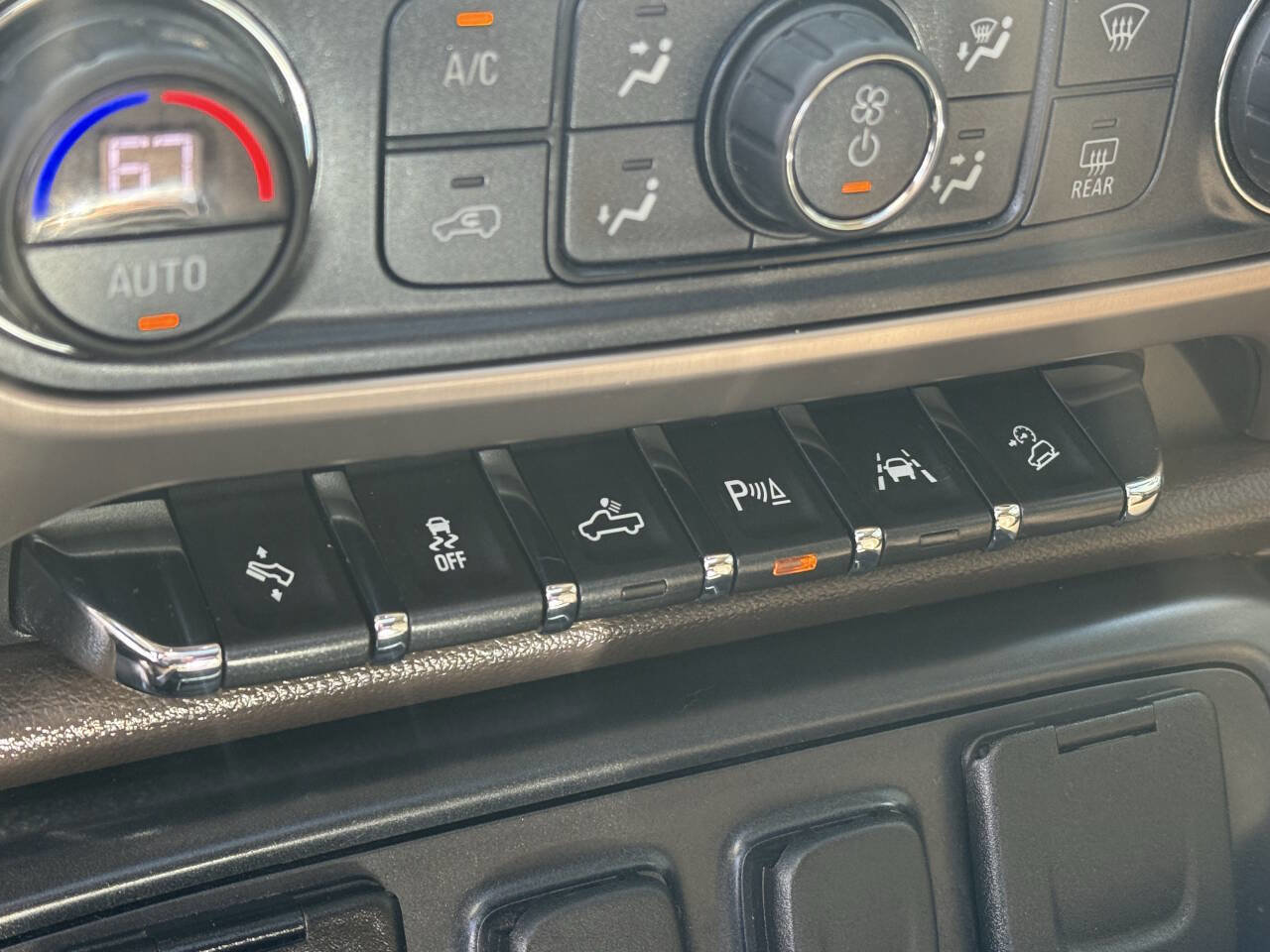 Used 2018 GMC Sierra 1500 Denali image 15