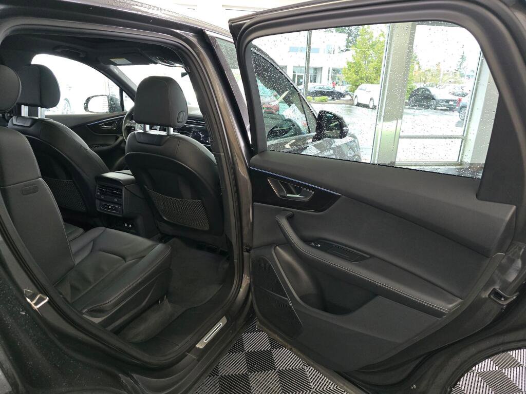 Used 2025 Audi Q7 3.0T Premium Plus image 40