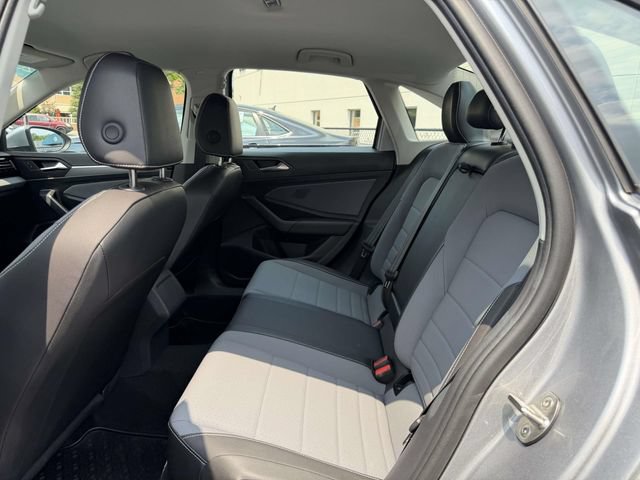 Used 2025 Volkswagen Jetta SE FWD image 13