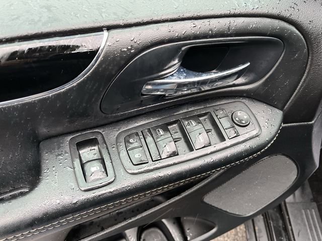 Used 2016 Dodge Grand Caravan SE FWD image 15