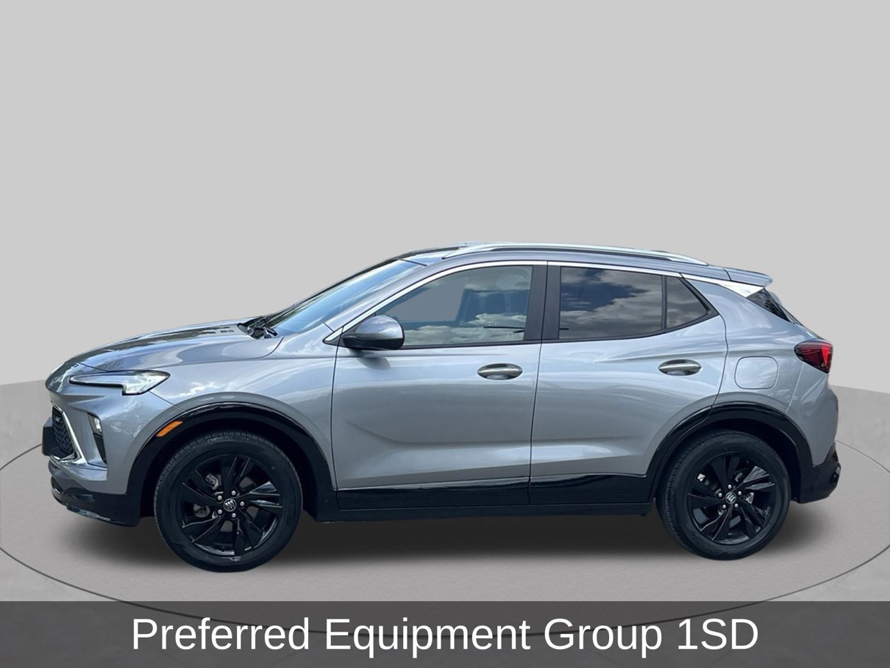 Used 2024 Buick Encore GX Sport Touring FWD image 2