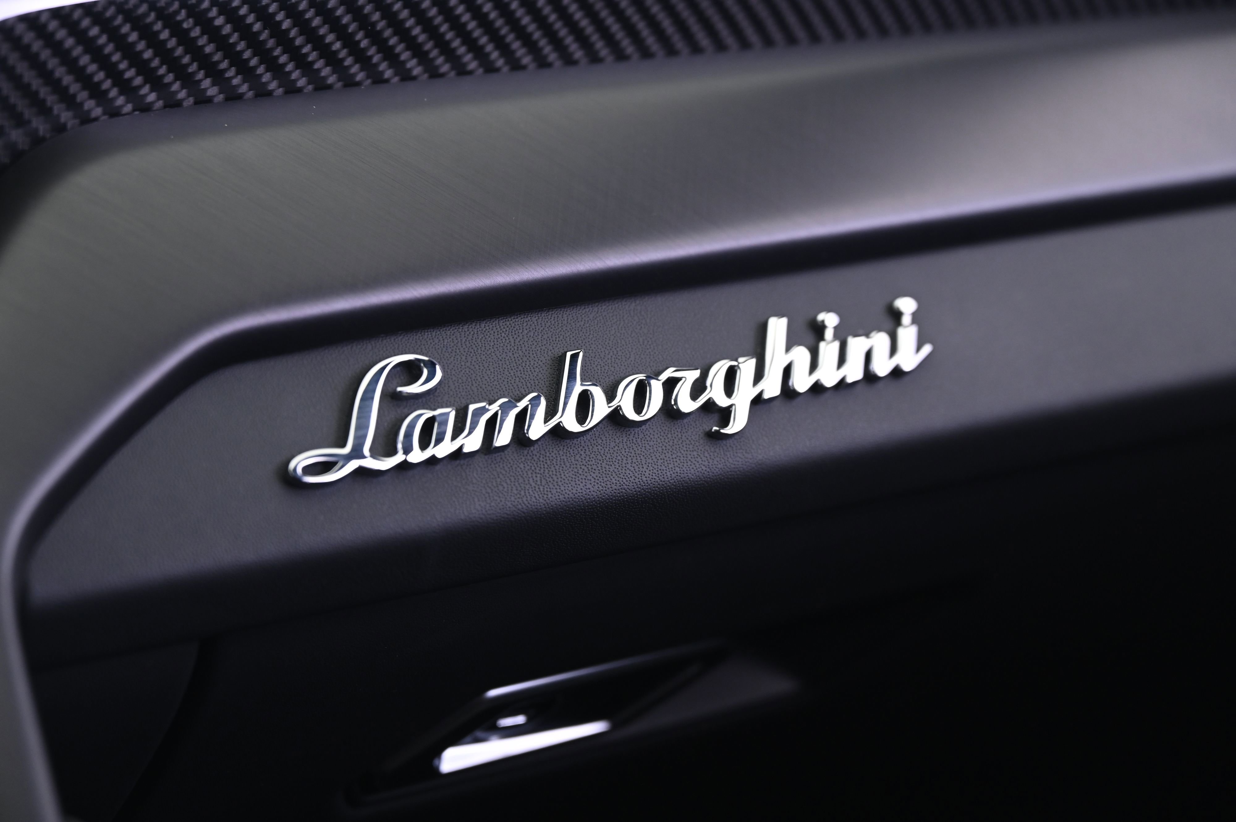 Used 2022 Lamborghini Urus image 36