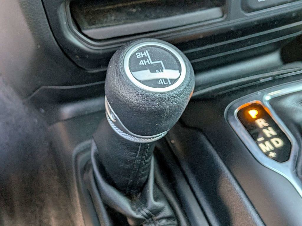 Used 2022 Jeep Wrangler Sport image 18