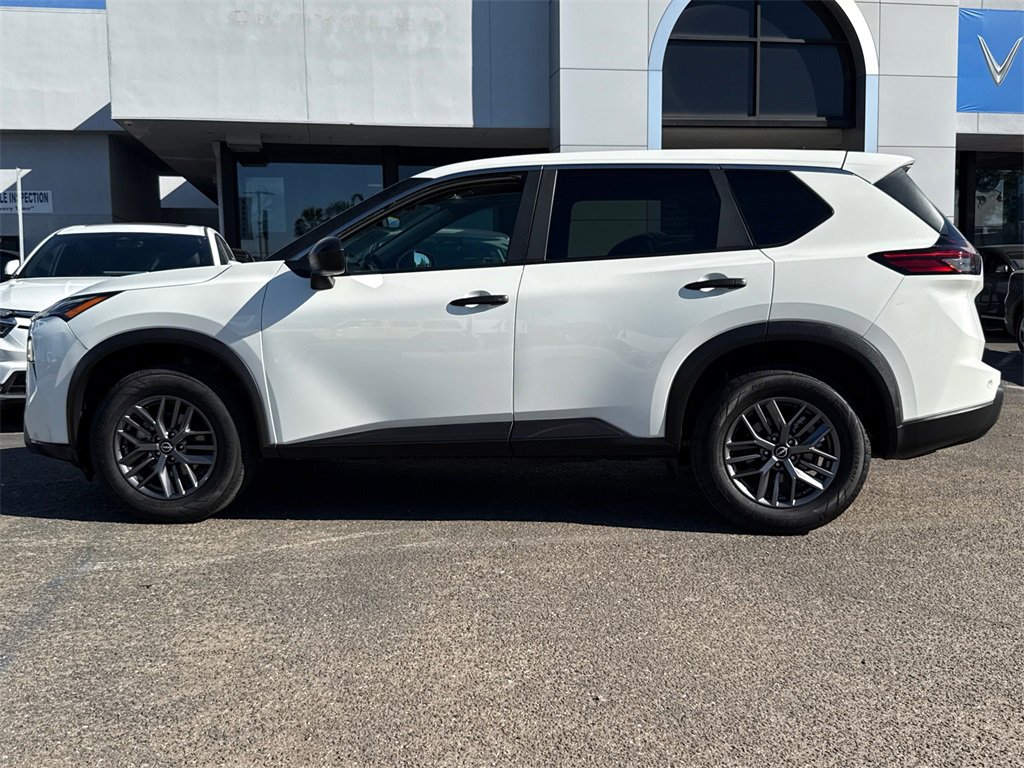 Used 2024 Nissan Rogue S image 3