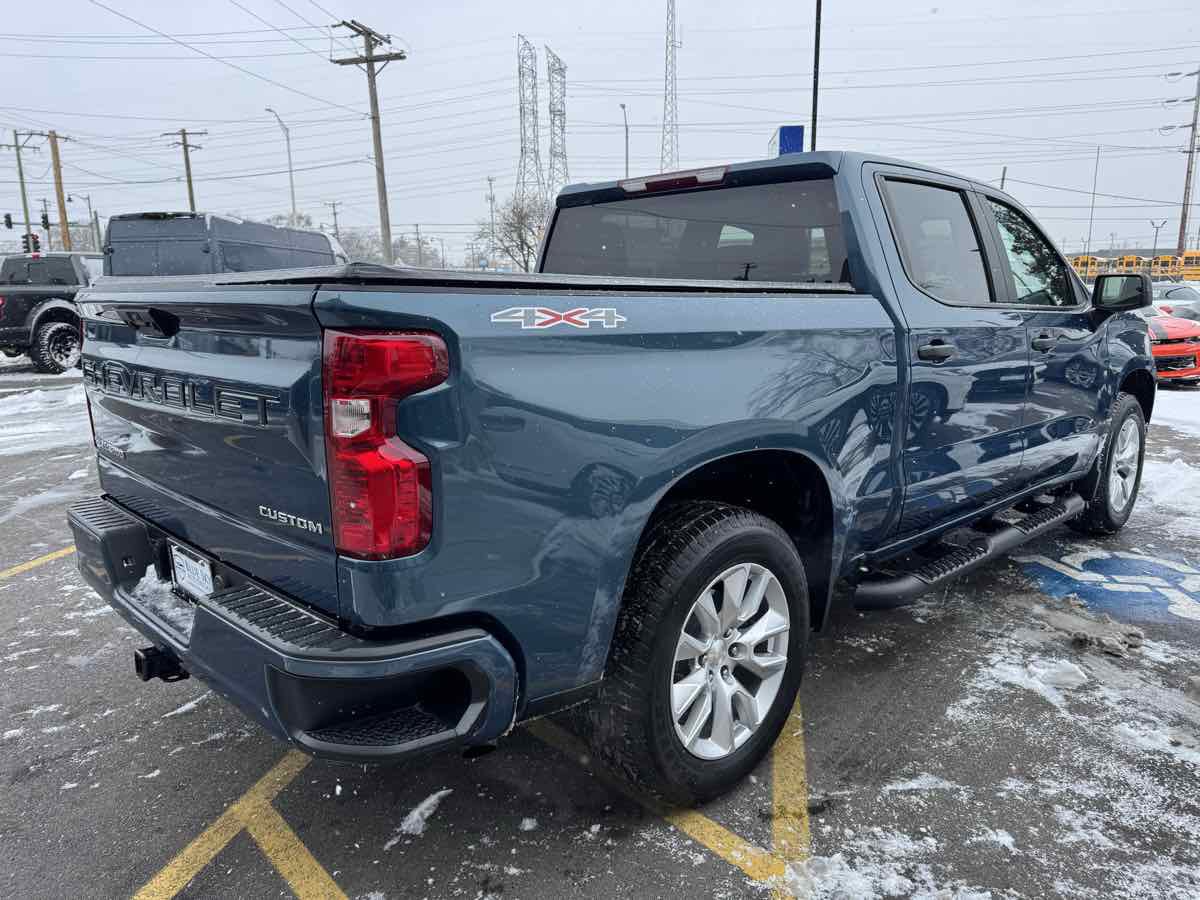 Used 2024 Chevrolet Silverado 1500 Custom image 5