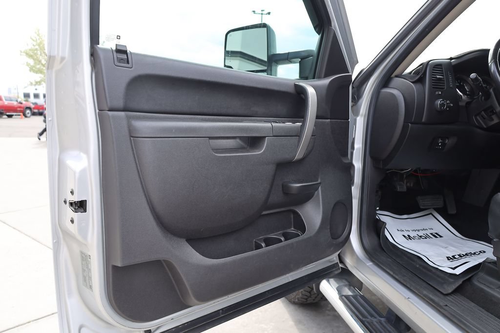 Used 2011 Chevrolet Silverado 1500 LT w/ All-Star Edition AWD/4WD image 10