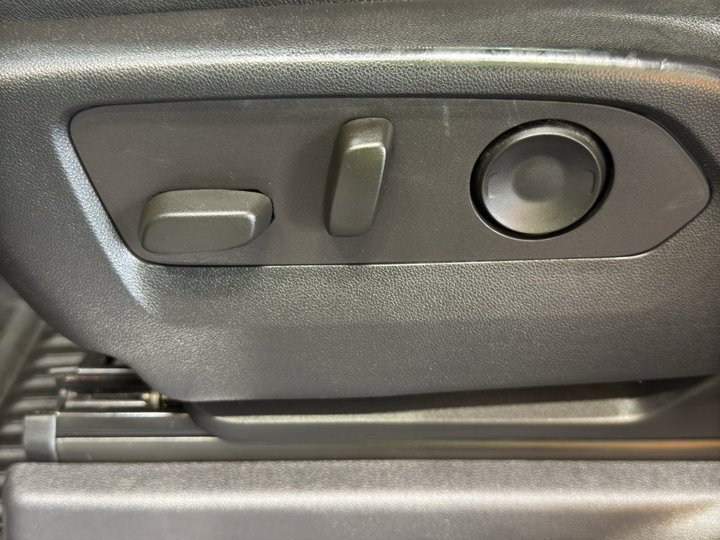 Used 2022 GMC Sierra 1500 AT4 w/ AT4 Premium Package image 19