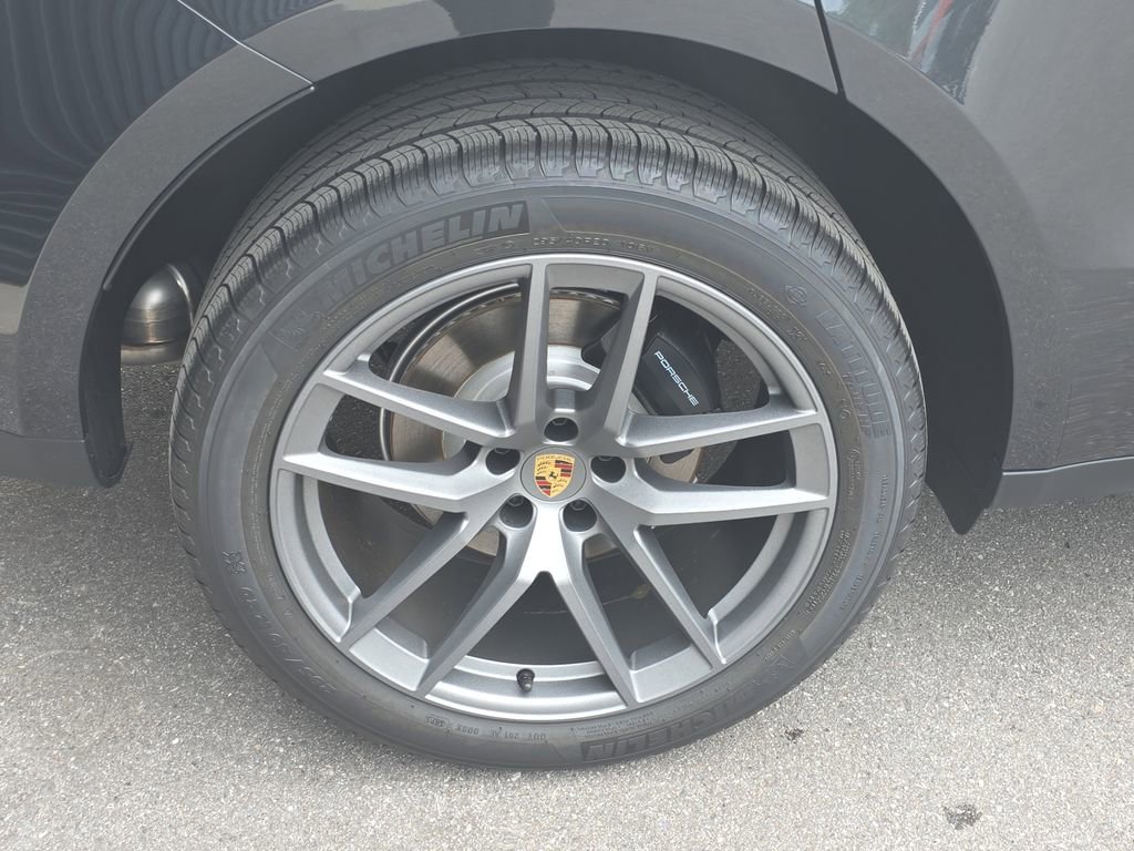 New 2026 Porsche Macan image 14