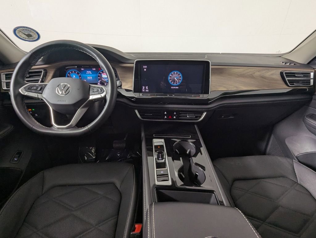 Used 2025 Volkswagen Atlas SE image 14