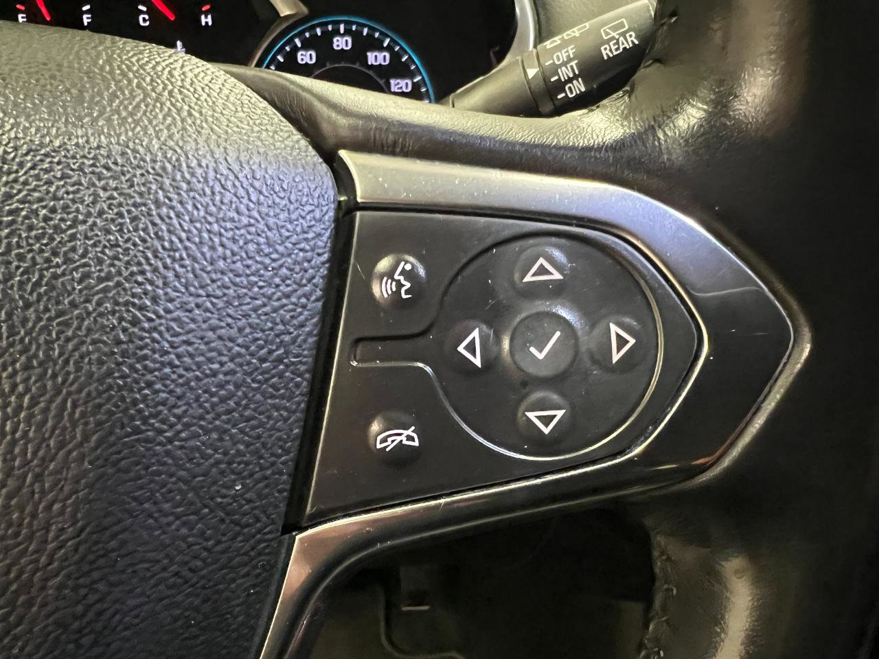 Used 2019 Chevrolet Traverse LT FWD image 37