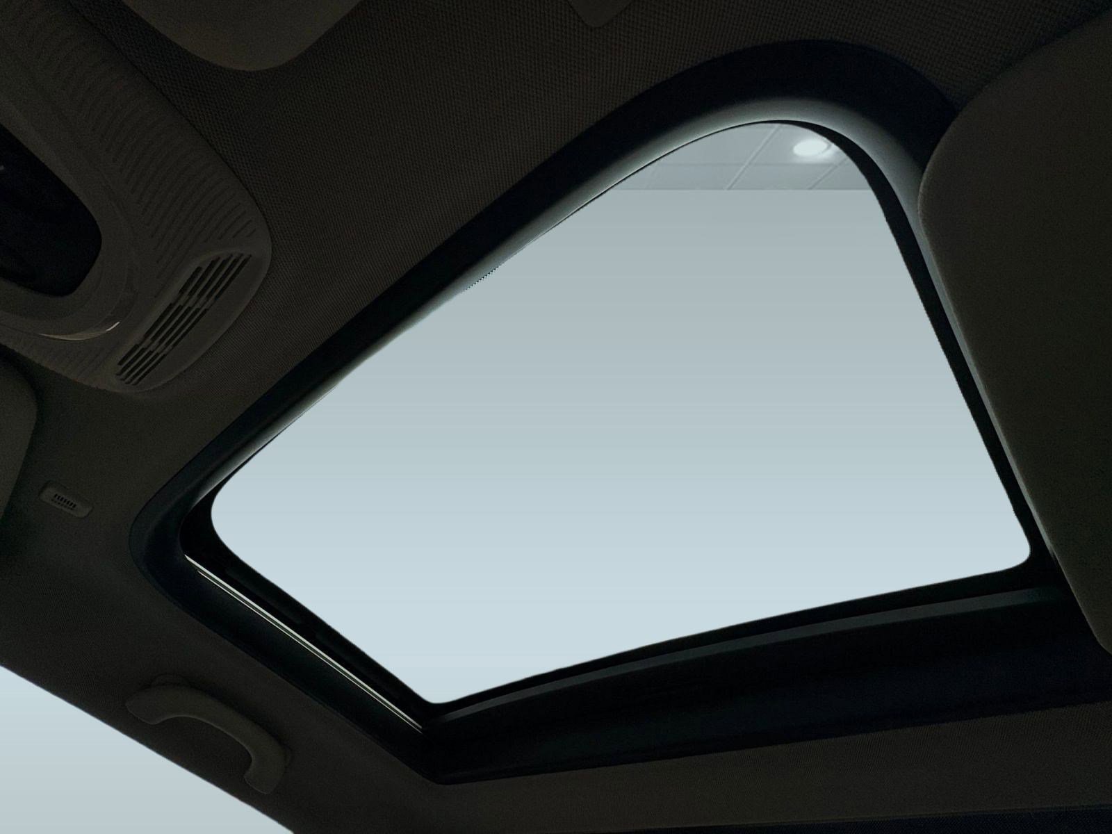 Used 2024 MINI Cooper SE image 14