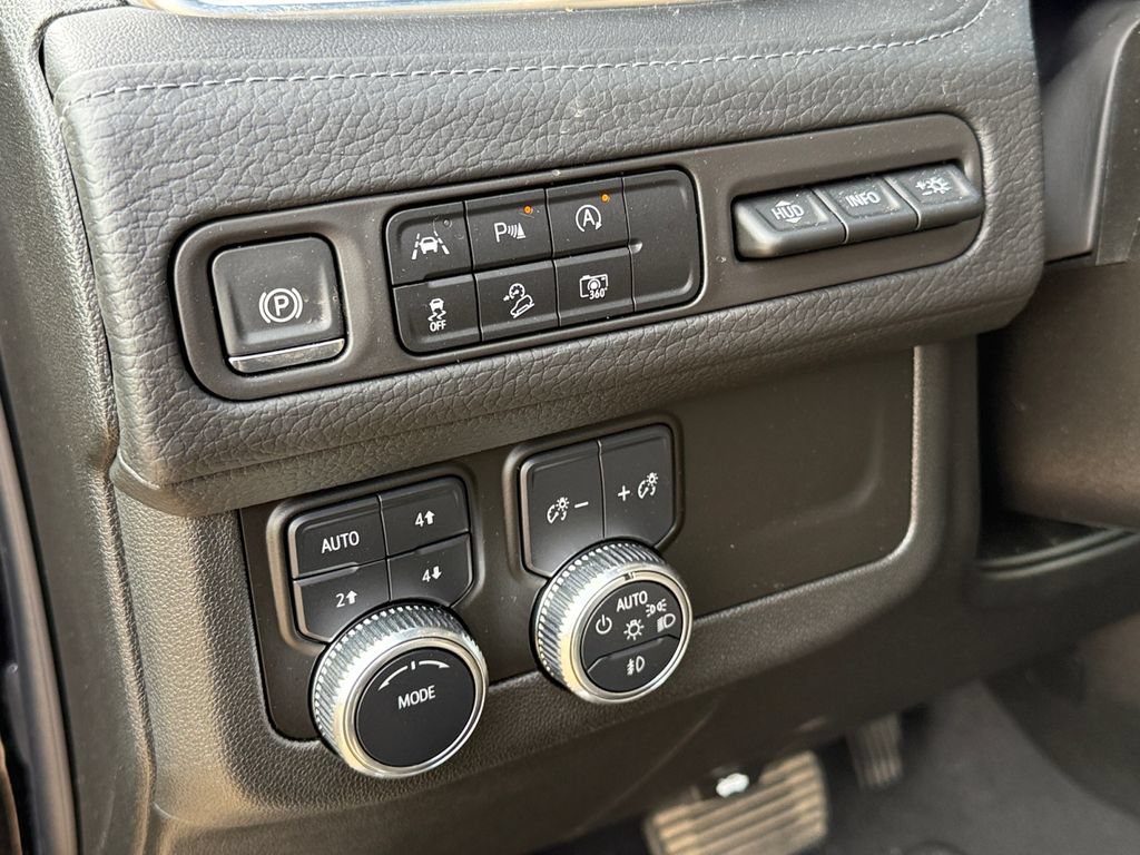 Used 2024 GMC Yukon Denali AWD/4WD image 19