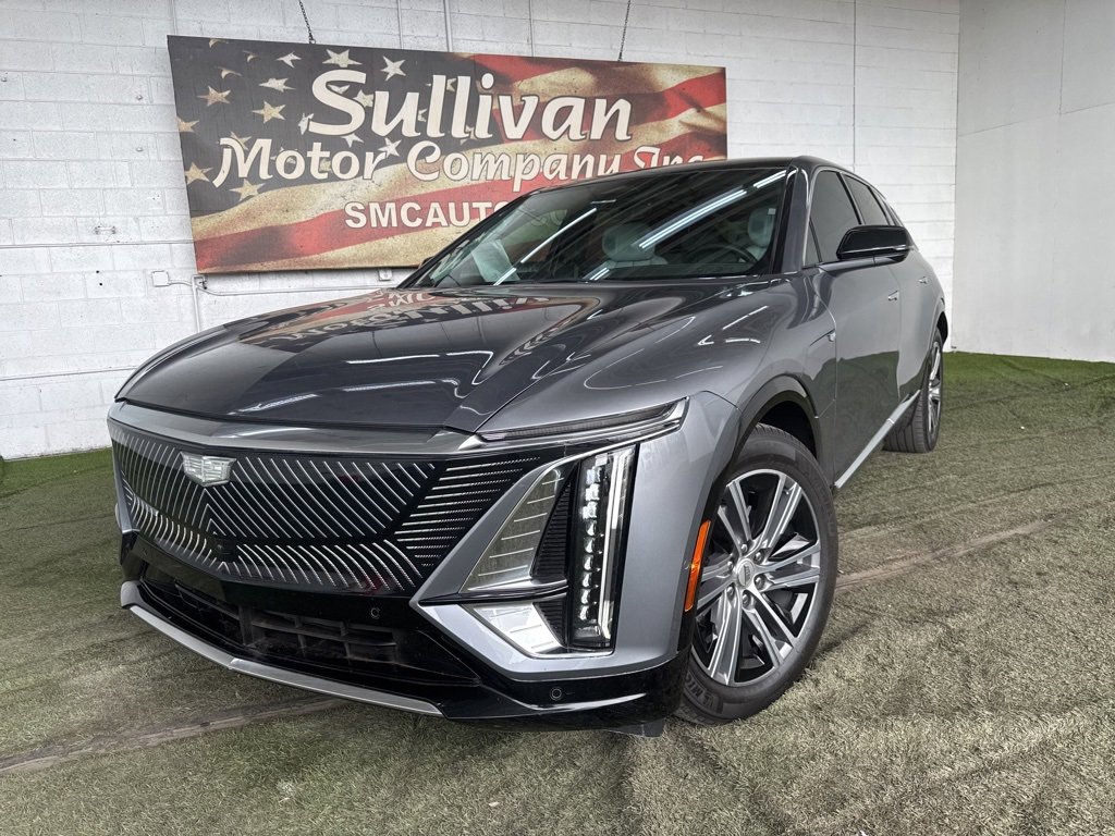 Used 2023 Cadillac Lyriq 2WD image 2