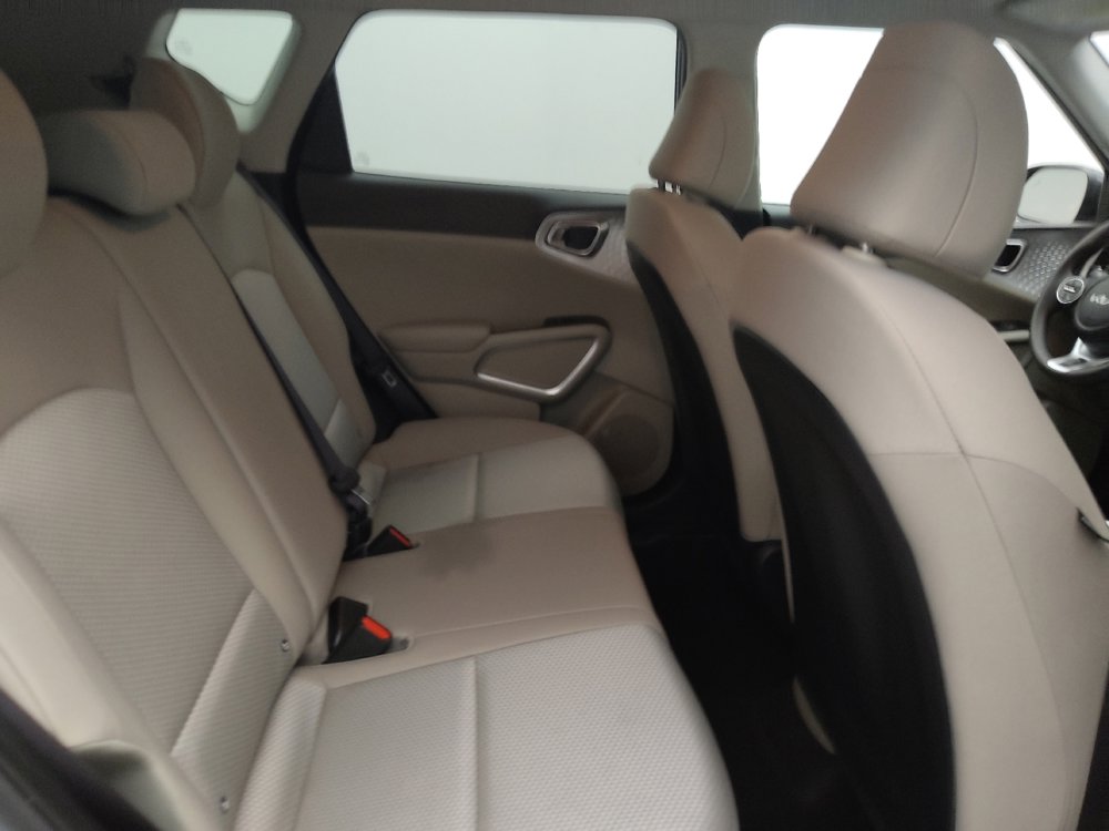 Used 2025 Kia Soul LX image 19