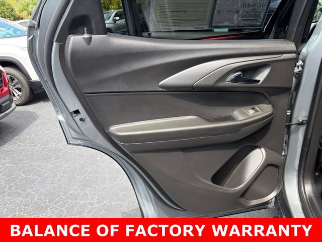 Used 2025 Chevrolet TrailBlazer RS FWD image 13