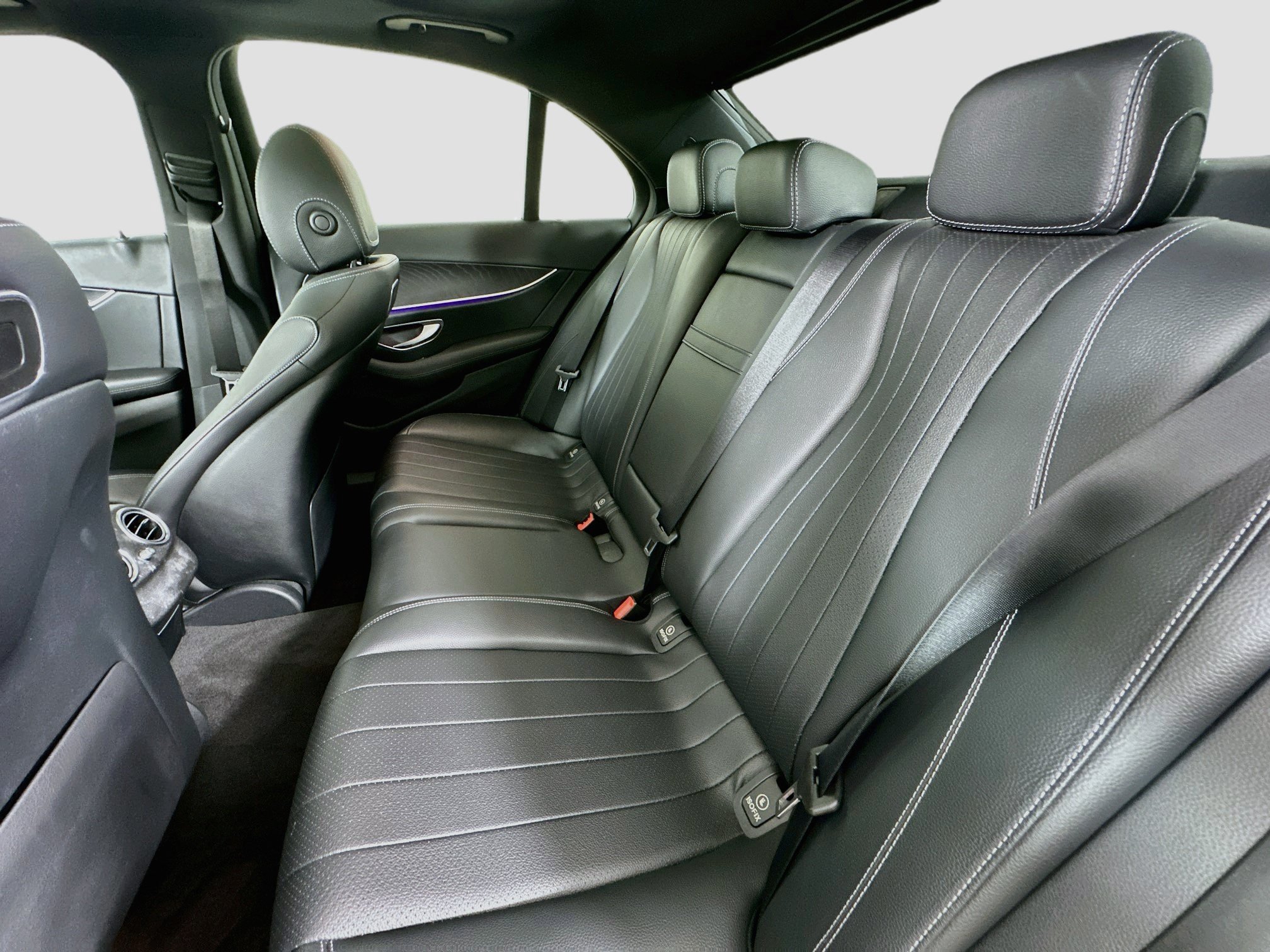 Certified 2019 Mercedes-Benz E 300 4MATIC image 32