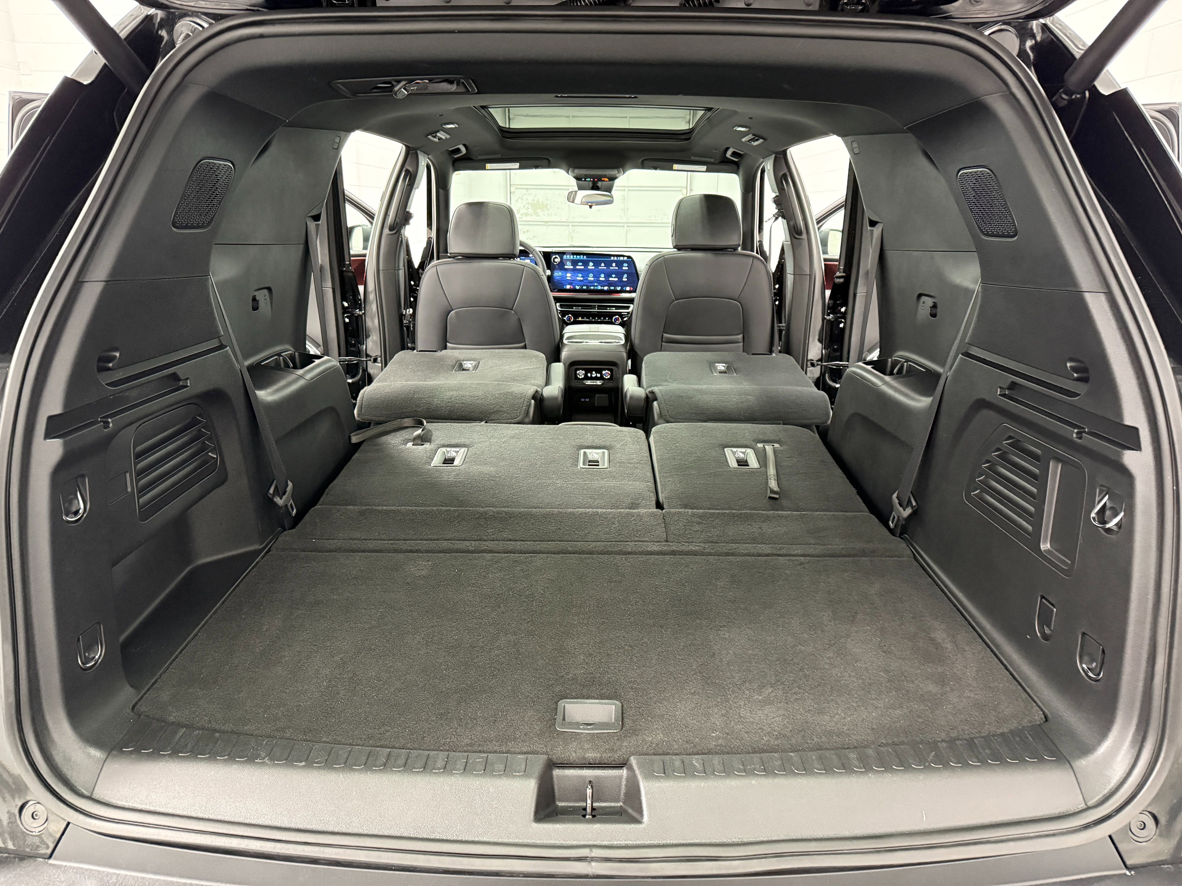 Used 2025 Chevrolet Traverse Z71 w/ LPO, Floor Liner Package image 36