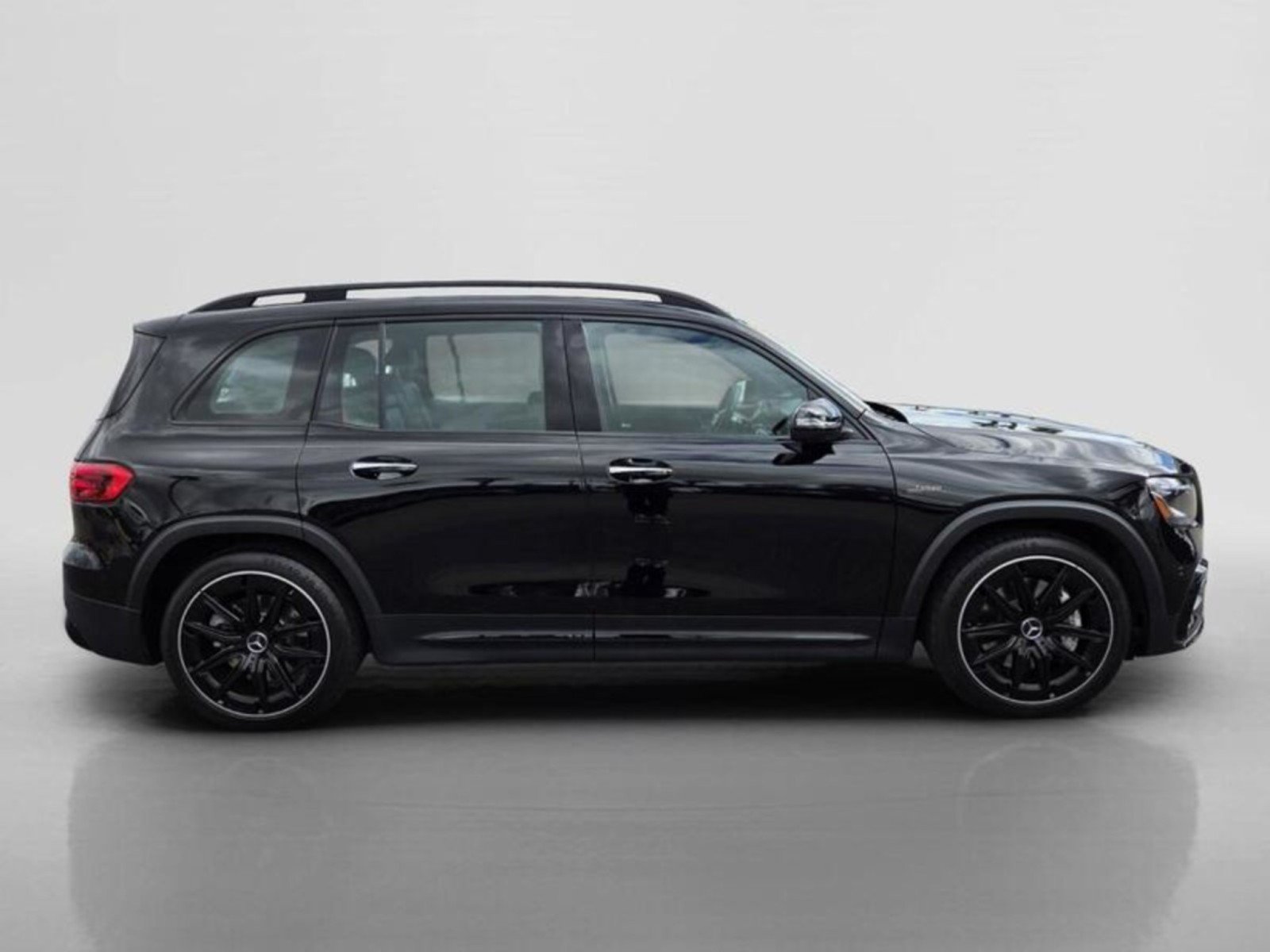 Certified 2026 Mercedes-Benz GLB 35 AMG 4MATIC image 6
