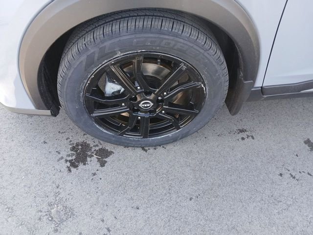 Used 2023 Nissan Kicks SR image 10