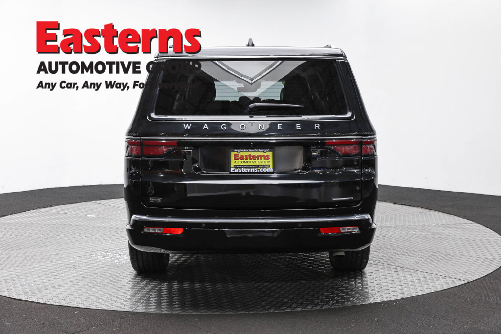 Used 2024 Jeep Wagoneer L Series II w/ Flexible Seating Group RWD image 8