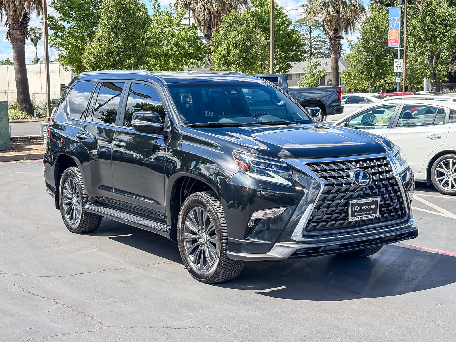 Used 2023 Lexus GX 460 Luxury w/ Sport Design Package image 5