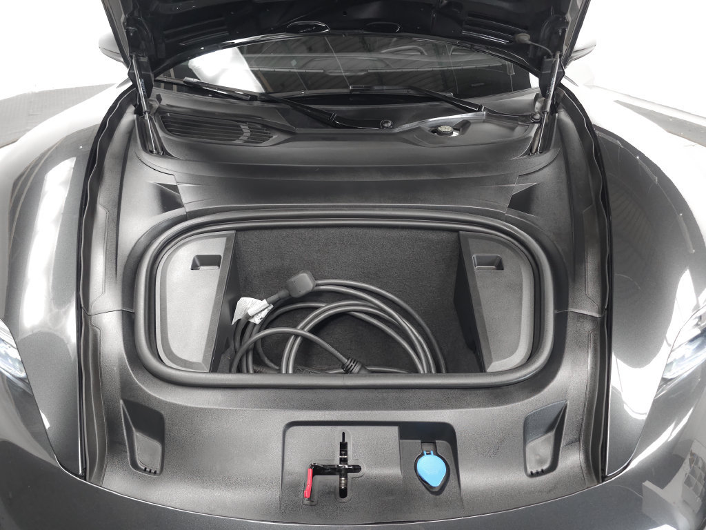Used 2022 Porsche Taycan RWD image 35