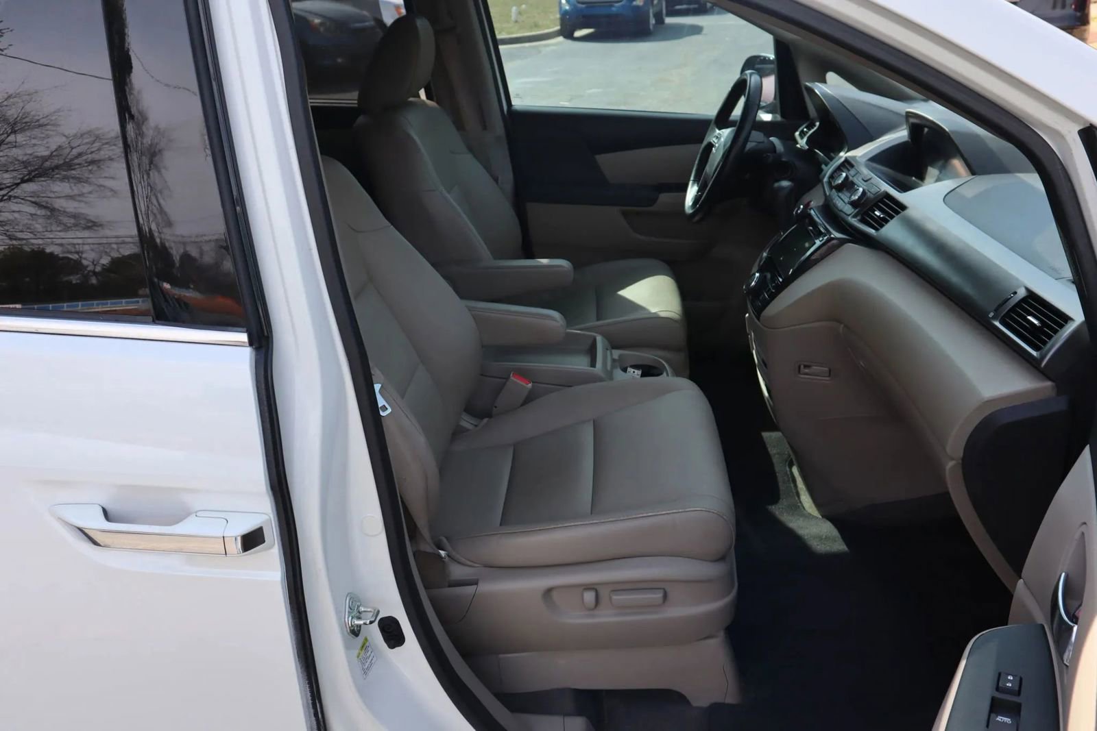 Used 2015 Honda Odyssey Touring image 17