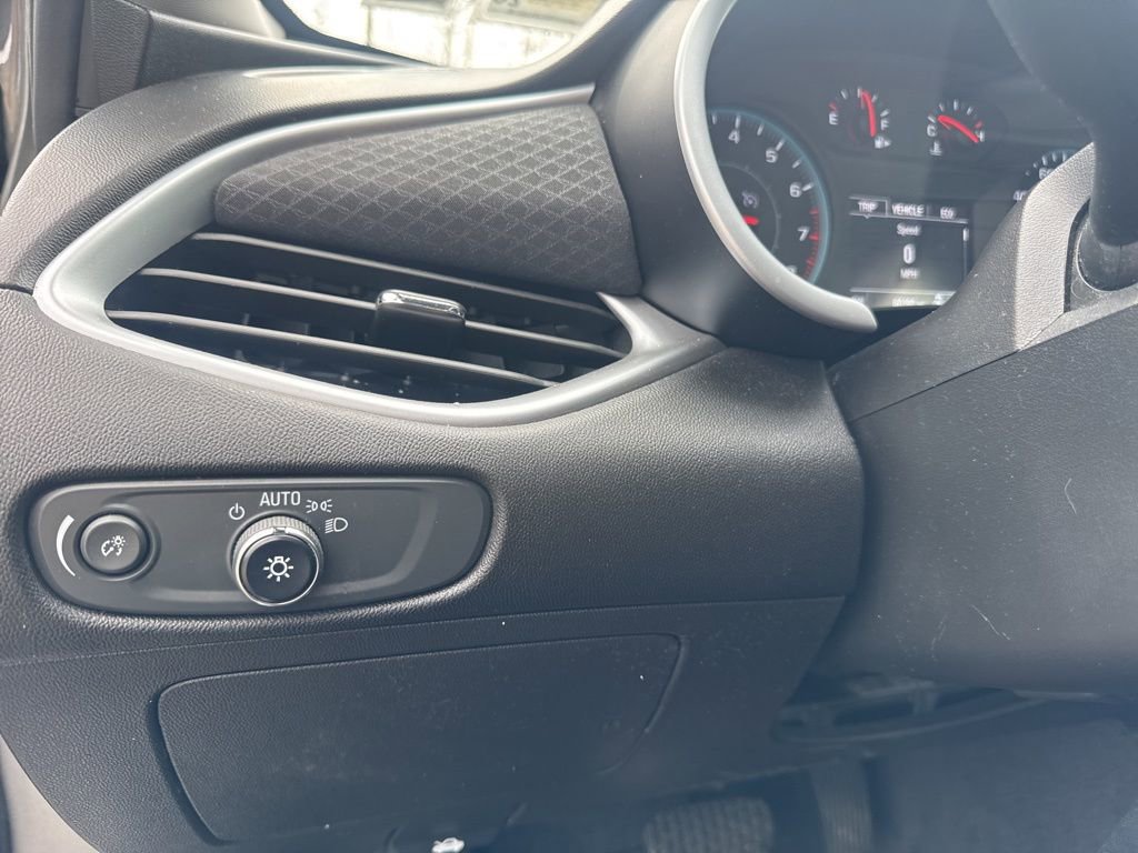 Used 2023 Chevrolet Malibu LT image 17