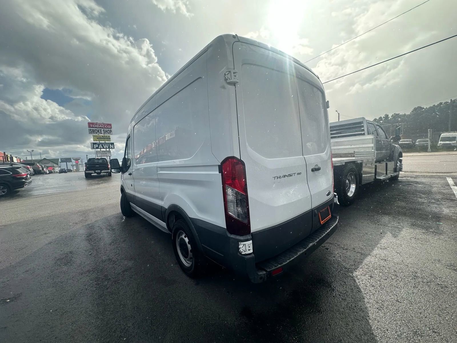 Used 2017 Ford Transit 150 130 Medium Roof RWD image 3