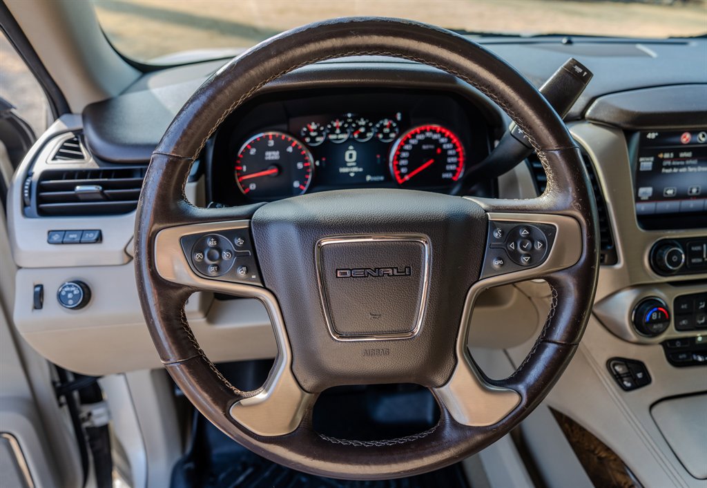 Used 2015 GMC Yukon XL Denali w/ Premium Package RWD image 15