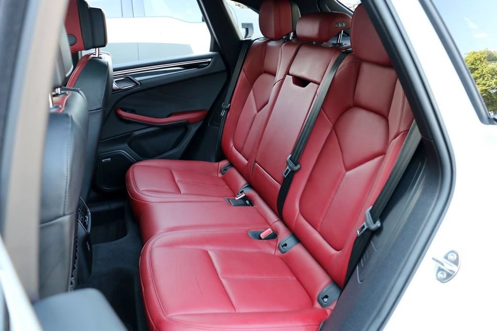 Used 2024 Porsche Macan S AWD/4WD image 22