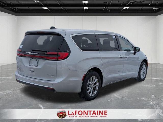 New 2026 Chrysler Pacifica Limited w/ Uconnect Theater Family Group image 5
