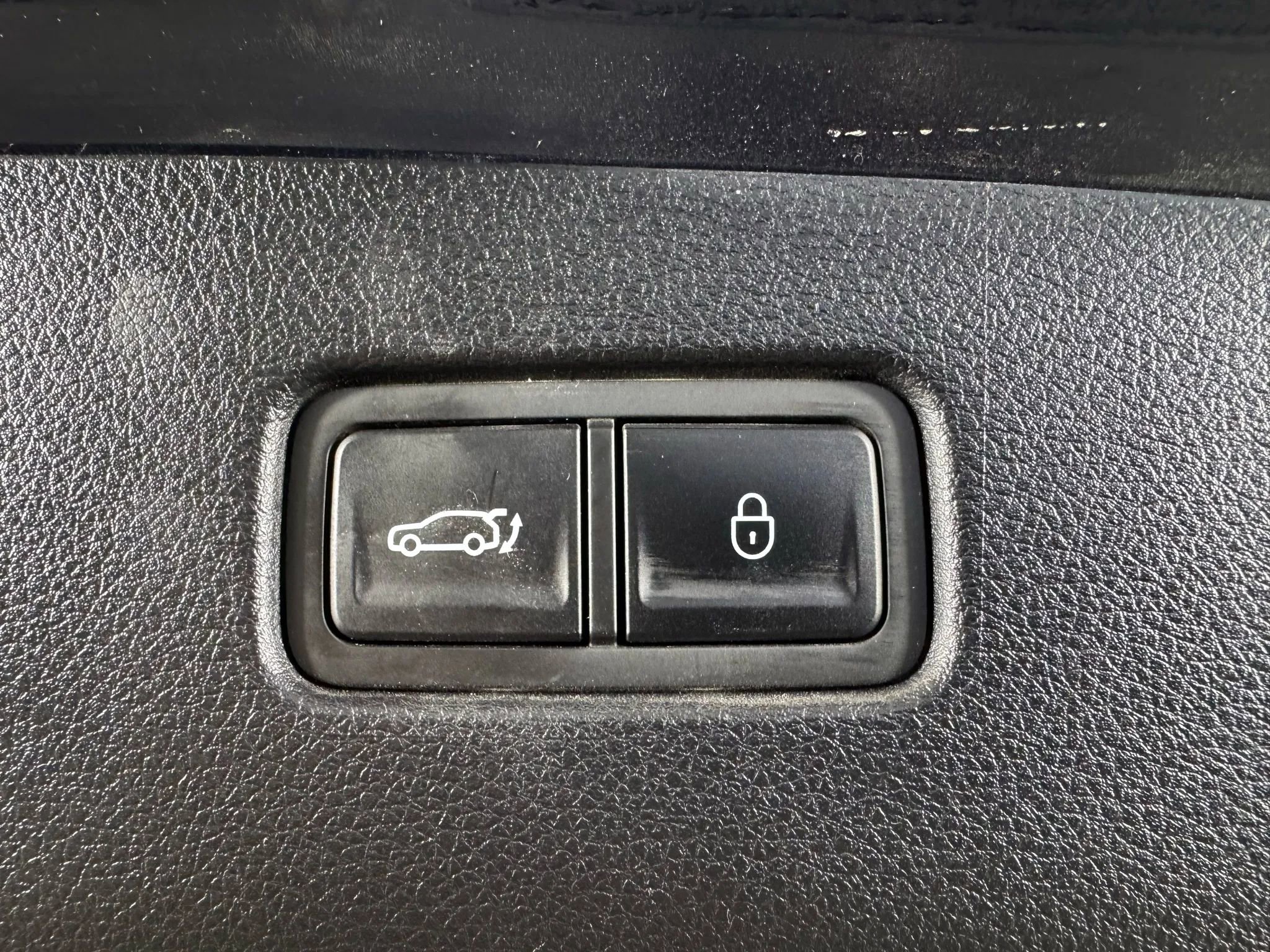 Used 2023 Genesis GV70 2.5T w/ Sport Prestige Package image 30