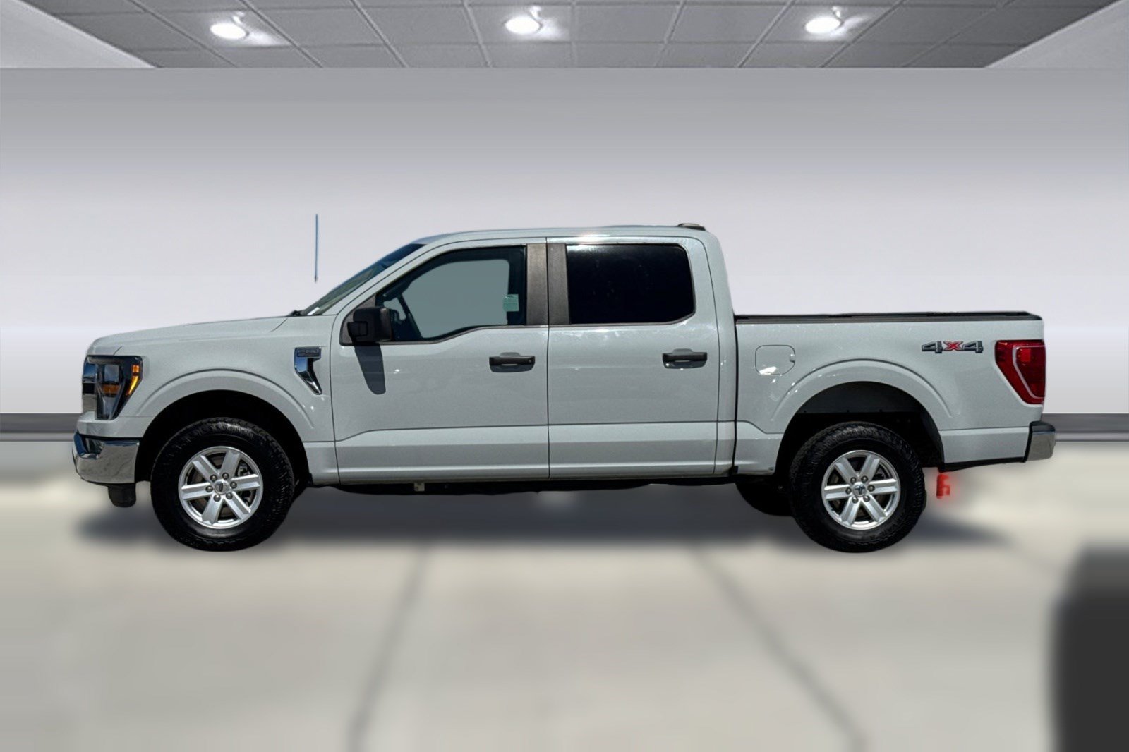 Used 2023 Ford F150 XLT AWD/4WD image 2