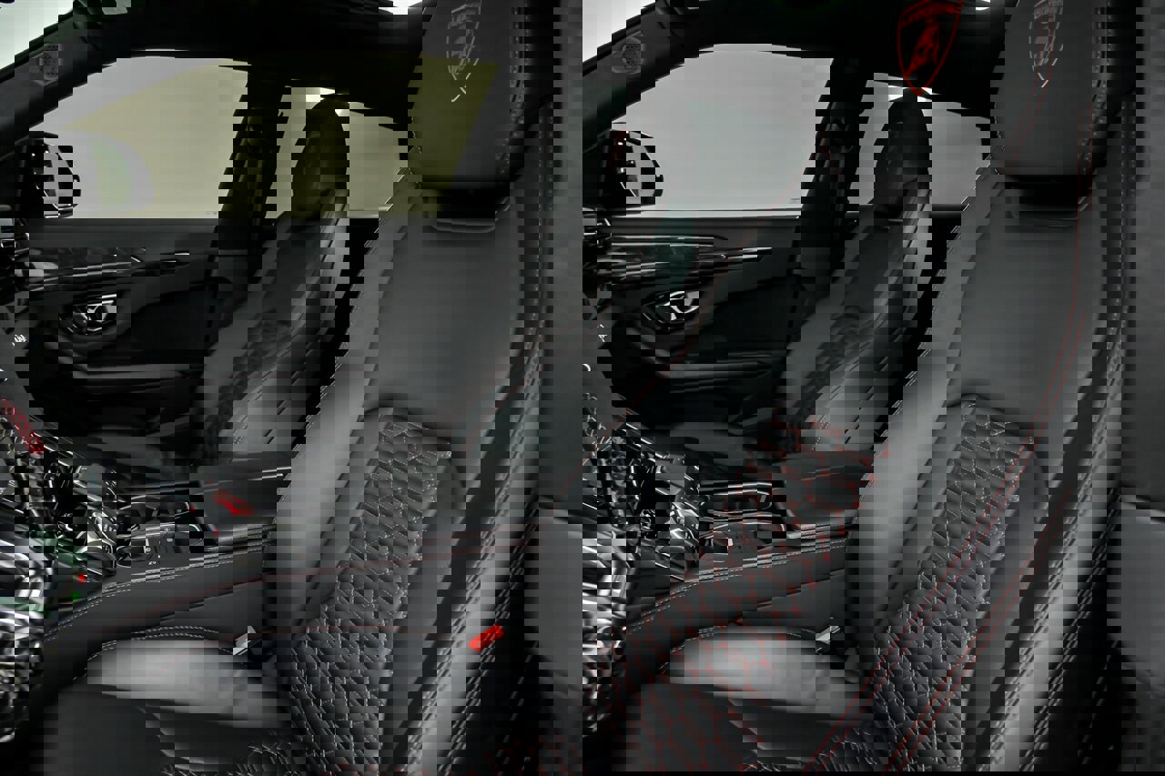 Used 2019 Lamborghini Urus image 24