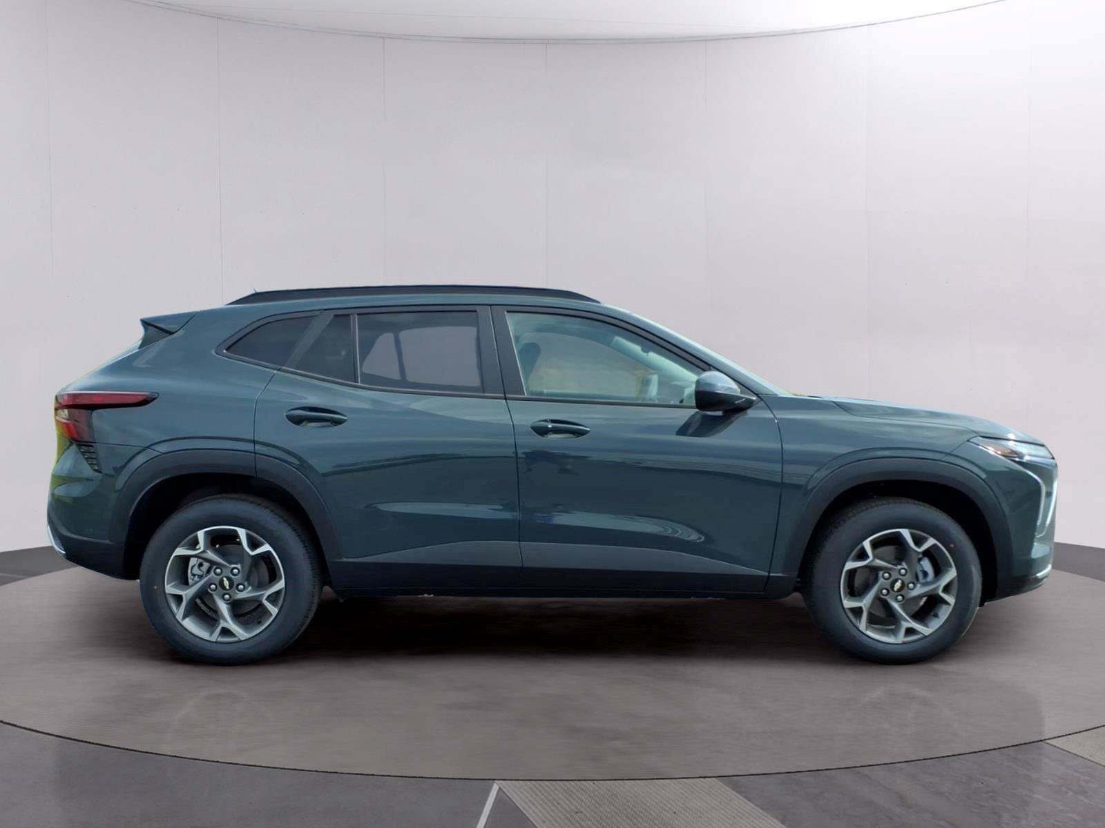 New 2026 Chevrolet Trax LT w/ LT Convenience Package FWD image 6