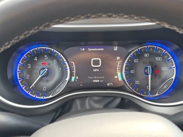 Used 2022 Chrysler Pacifica Touring-L image 34