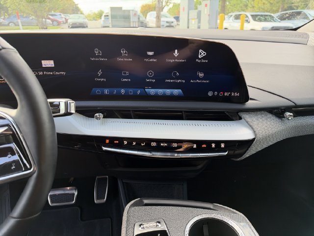 Certified 2025 Cadillac Optiq Luxury 1 AWD/4WD image 13