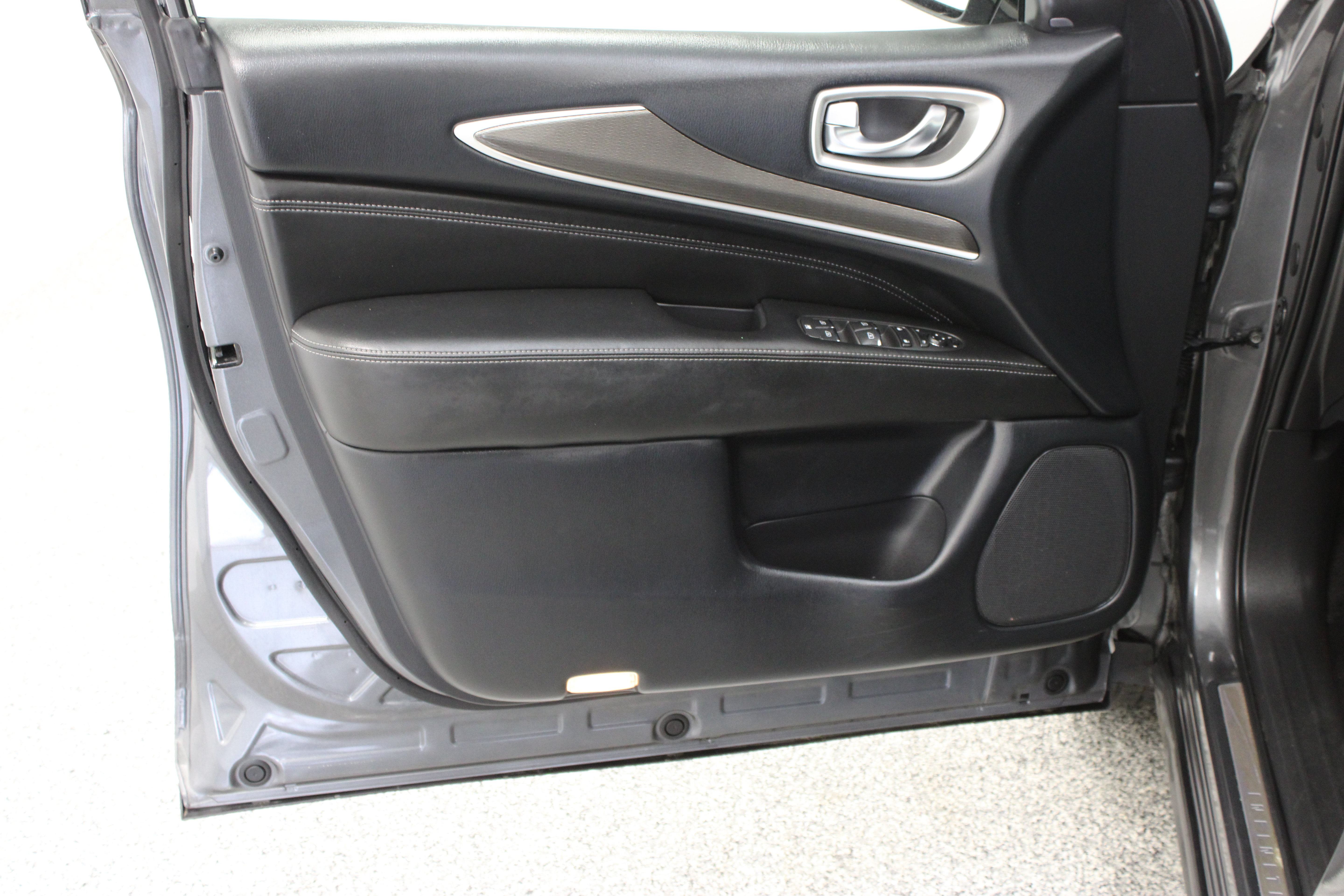 Used 2019 INFINITI QX60 Pure AWD/4WD image 12