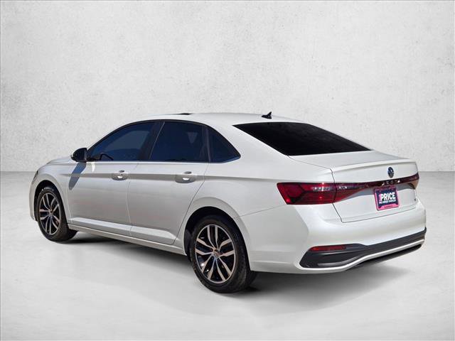 Used 2025 Volkswagen Jetta SE image 7