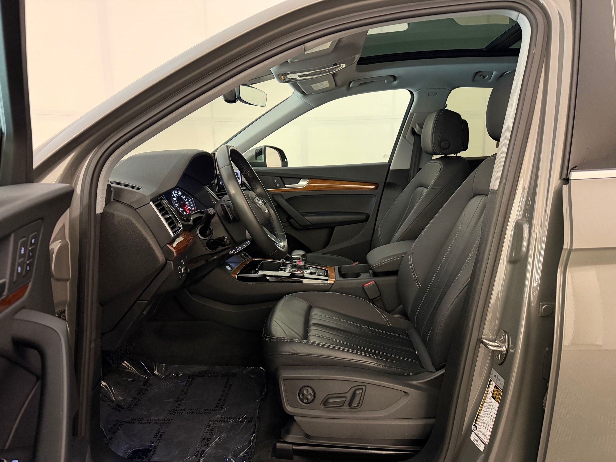 Certified 2023 Audi Q5 2.0T Premium w/ Convenience Package AWD/4WD image 5
